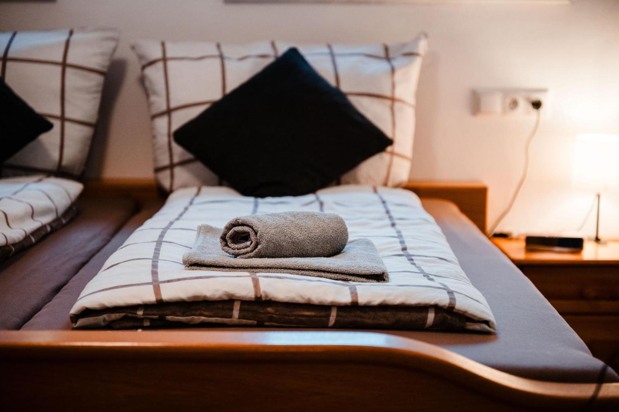 Mitzis Stubn Apartments - Bad Goisern - 24-Hour Self Check-In Екстер'єр фото